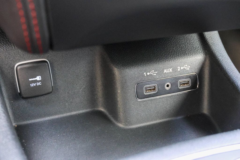 Used 2018 Dodge Durango R/T w/ Technology Group AWD/4WD image 31