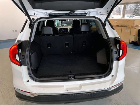 Used 2023 GMC Terrain SLT image 35