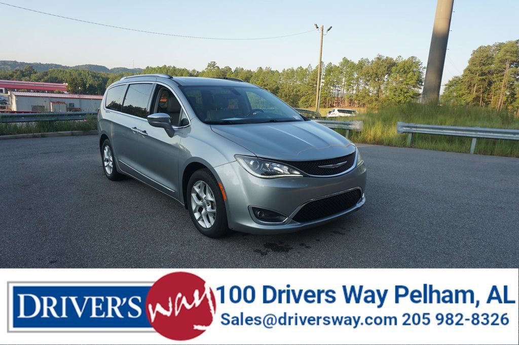 Used 2020 Chrysler Pacifica Limited FWD image 1