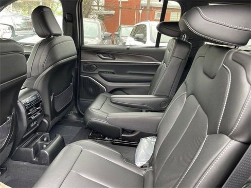 New 2024 Jeep Grand Cherokee L Limited w/ Luxury Tech Group II AWD/4WD image 24