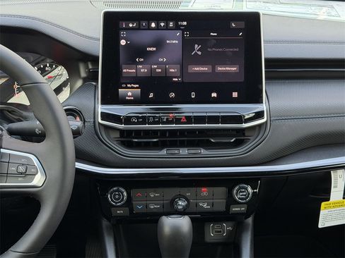 New 2026 Jeep Compass Latitude image 13