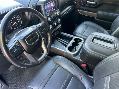Used 2022 GMC Sierra 3500 Denali w/ Denali Ultimate Package AWD/4WD image 10