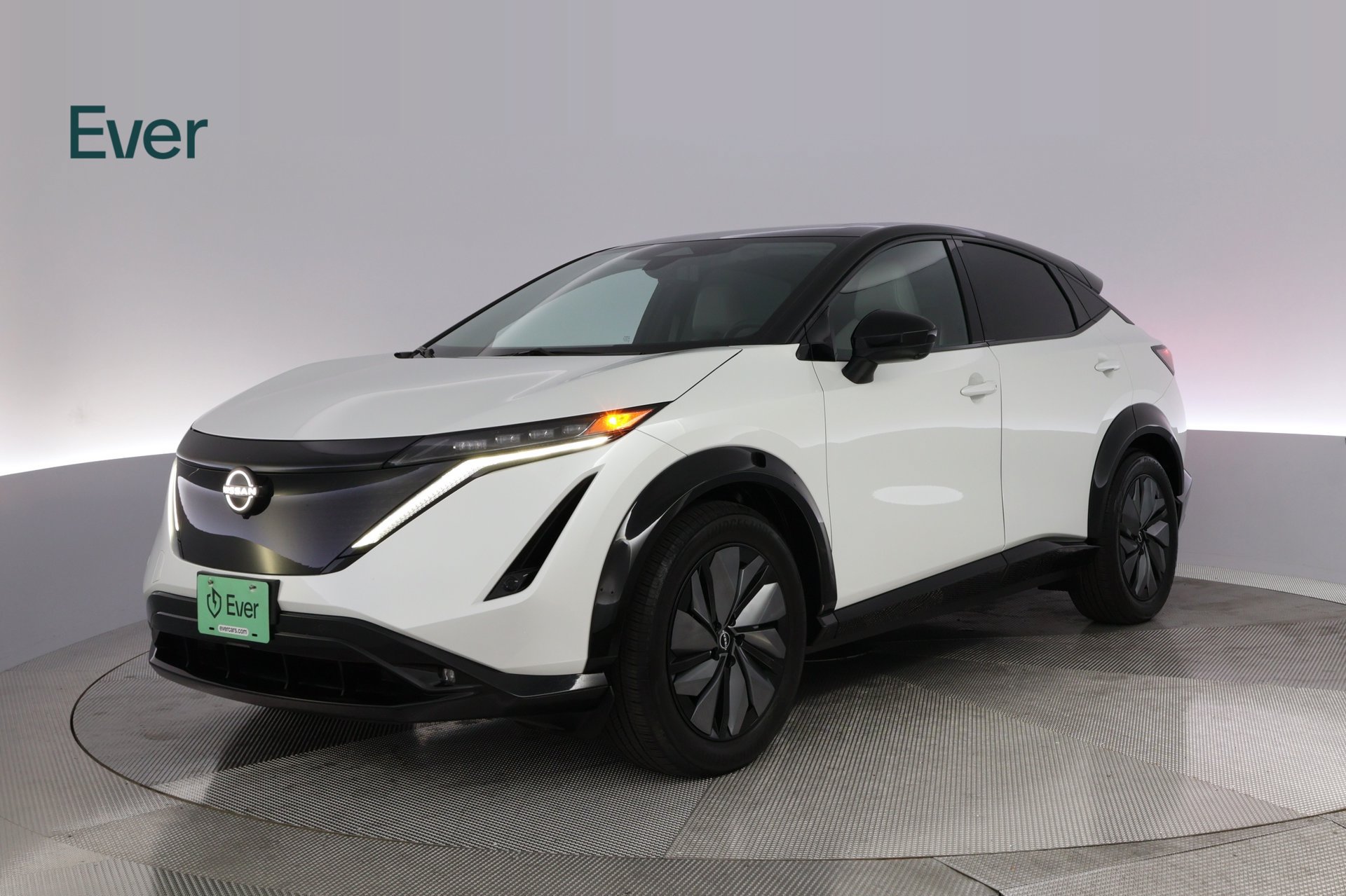 Used 2023 Nissan Ariya AWD image 2