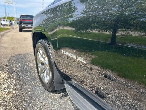 Used 2019 GMC Yukon XL SLT w/ Open Road Package AWD/4WD image 38