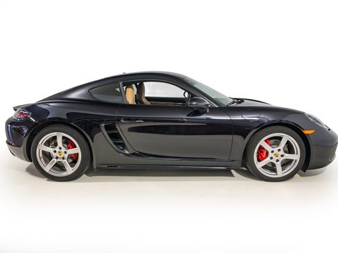 Used 2022 Porsche 718 Cayman S image 8