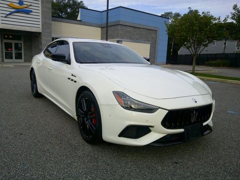 Used 2022 Maserati Ghibli Modena Q4 AWD/4WD image 17