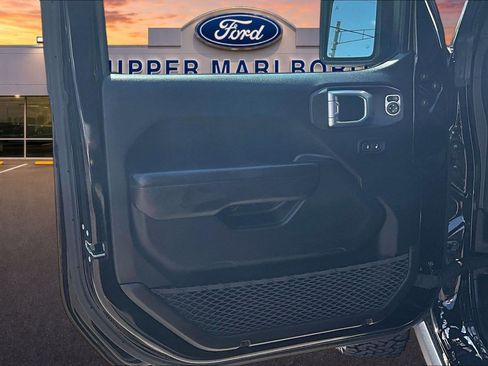 Used 2020 Jeep Wrangler Unlimited Rubicon AWD/4WD image 23