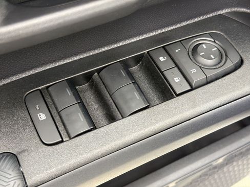 Used 2025 Toyota 4Runner SR5 AWD/4WD image 25
