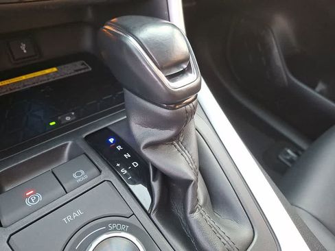 Used 2020 Toyota RAV4 XSE AWD/4WD image 12