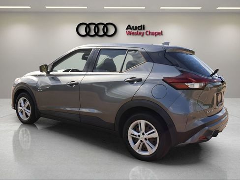 Used 2021 Nissan Kicks S image 3