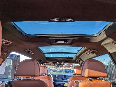 New 2026 BMW X7 xDrive40i w/ M Sport Package image 7