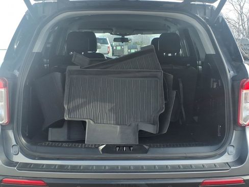 Certified 2022 Ford Explorer XLT w/ Equipment Group 202A image 7