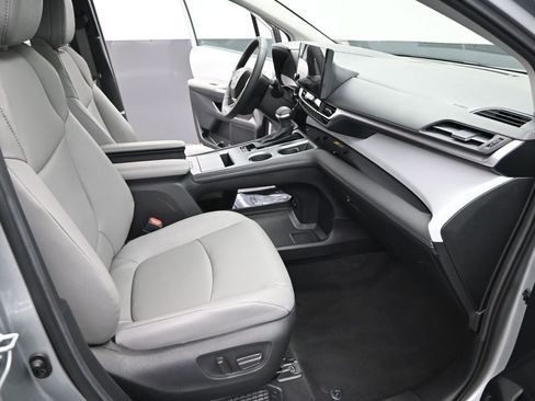 Used 2025 Toyota Sienna XLE image 16