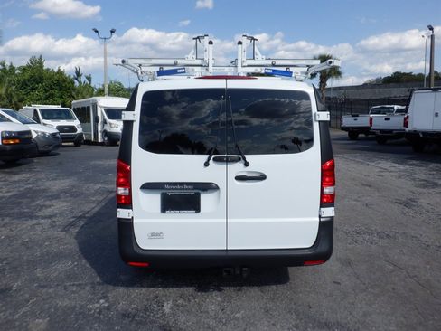 Used 2023 Mercedes-Benz Metris image 4