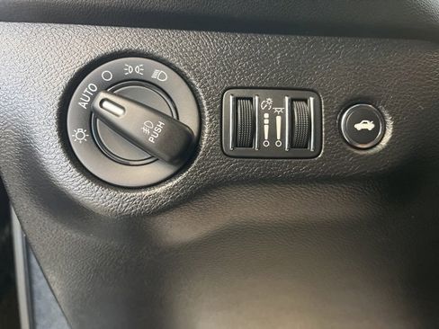 Certified 2022 Dodge Challenger R/T w/ Plus Package image 15