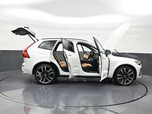 Used 2024 Volvo XC60 B5 Ultimate AWD/4WD image 32