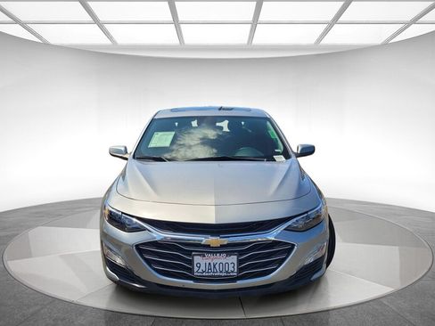 Used 2024 Chevrolet Malibu LT FWD image 2