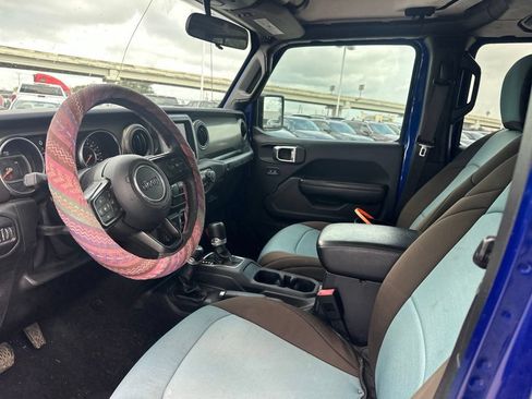 Used 2018 Jeep Wrangler Unlimited Sport S AWD/4WD image 9