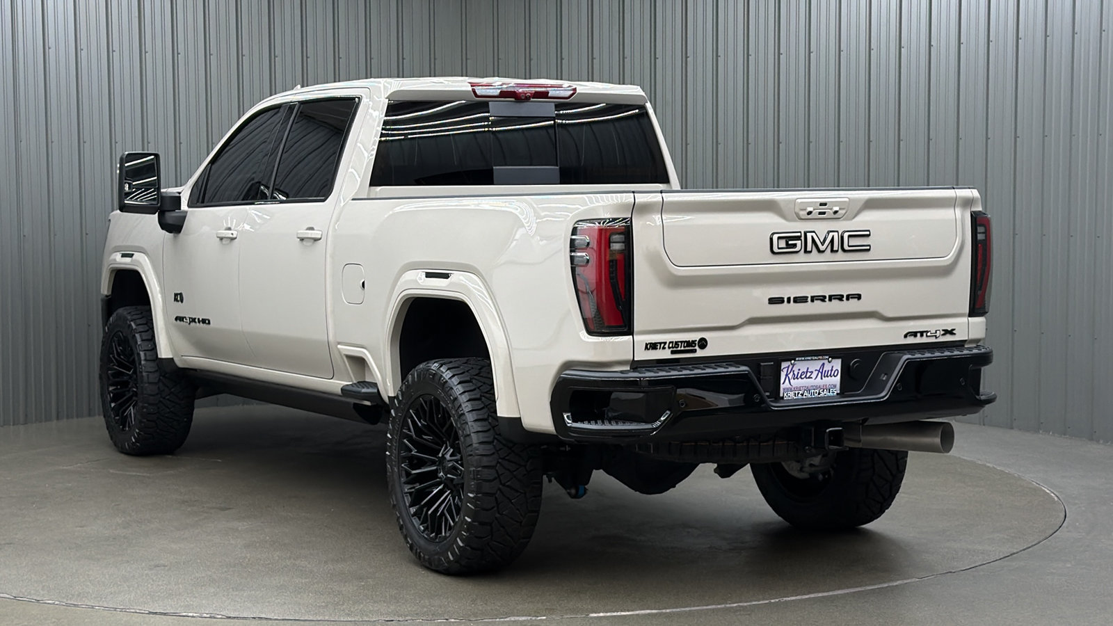 Used 2026 GMC Sierra 2500 AT4X w/ LPO, Black Badging Package AWD/4WD image 3