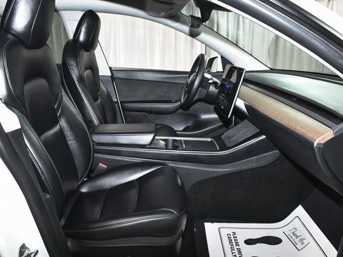 Used 2022 Tesla Model Y Long Range image 53