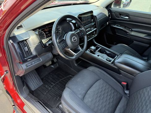 Used 2022 Nissan Pathfinder SV AWD/4WD image 13