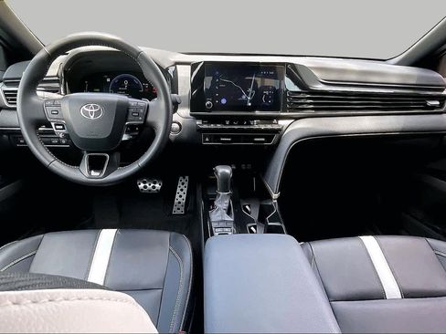 Used 2025 Toyota Camry SE w/ Convenience Package AWD/4WD image 14
