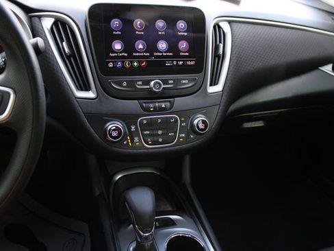 Used 2022 Chevrolet Malibu LT image 14