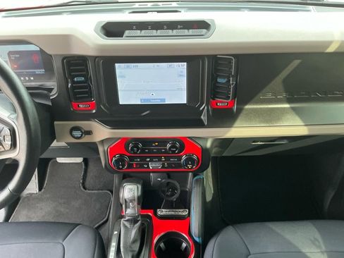 Used 2022 Ford Bronco Wildtrak image 20