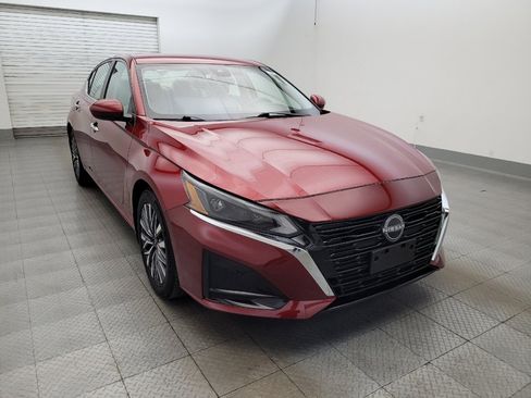 Used 2023 Nissan Altima 2.5 SV FWD image 13