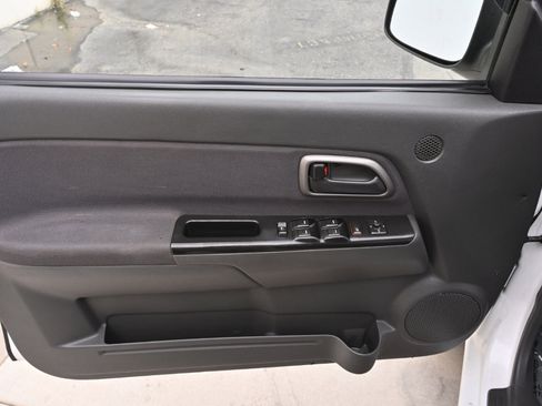 Used 2004 Chevrolet Colorado LS image 20