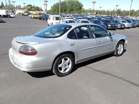 Used 2002 Pontiac Grand Prix SE w/ Widetrack Smart Pkg image 5