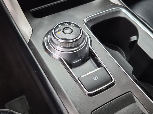 Used 2019 Ford Fusion SEL image 32