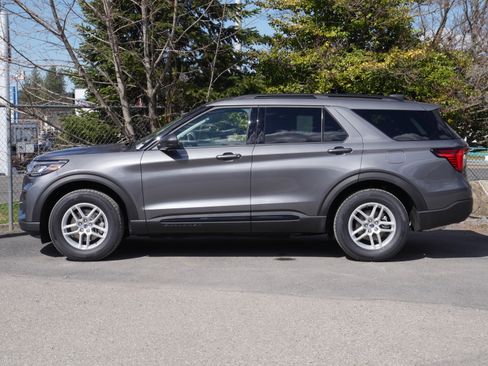 New 2026 Ford Explorer Active image 3