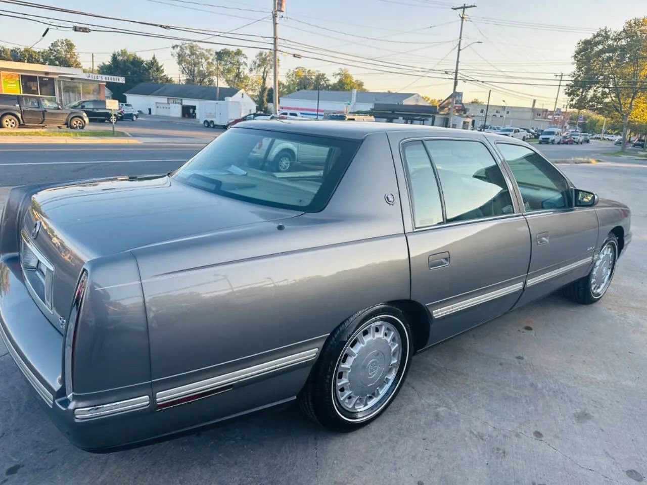 Used 1998 Cadillac De Ville FWD image 7