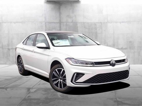 New 2025 Volkswagen Jetta SE image 2