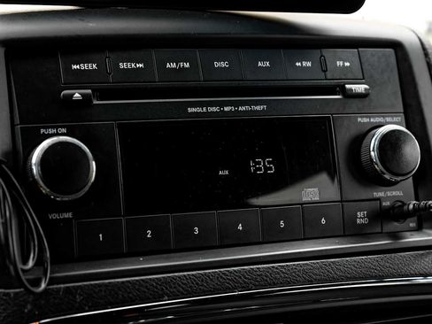 Used 2016 Dodge Grand Caravan SE FWD image 24