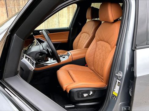 Used 2023 BMW X7 xDrive40i w/ Executive Package AWD/4WD image 9