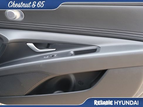 Certified 2024 Hyundai Elantra SEL w/ Convenience Package FWD image 9