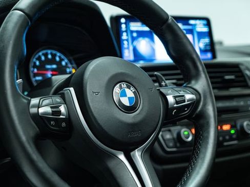 Used 2015 BMW M4 Convertible image 24