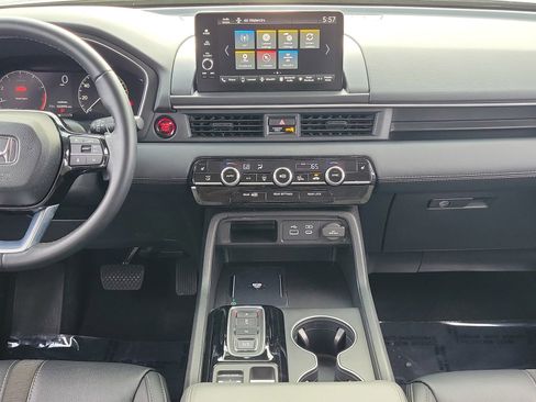 Used 2025 Honda Pilot EX-L image 29