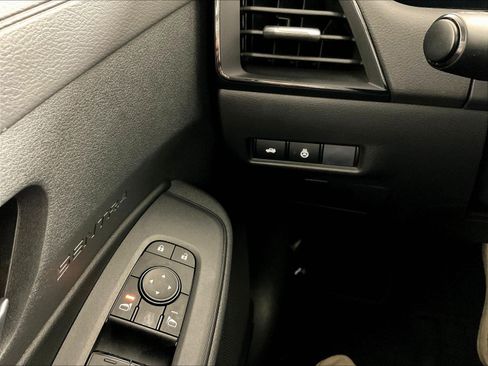 Certified 2026 Nissan Sentra SV w/ SV Convenience Package FWD image 15