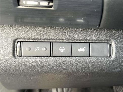 Used 2024 Nissan Pathfinder SL image 20