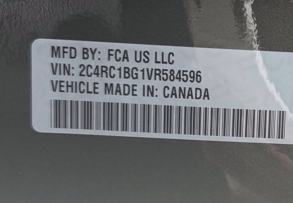 New 2027 Chrysler Pacifica Select w/ Family Tech Group FWD image 38