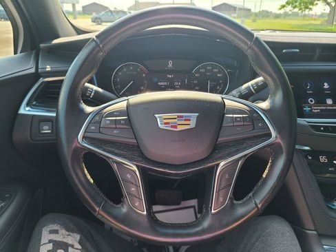 Used 2021 Cadillac XT5 Premium Luxury w/ LPO, Floor Liner Package FWD image 28