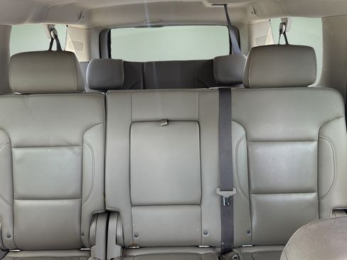 Used 2017 Chevrolet Suburban LT RWD image 15