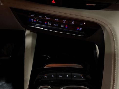 Used 2021 Buick Envision Avenir w/ Technology Package II AWD/4WD image 8