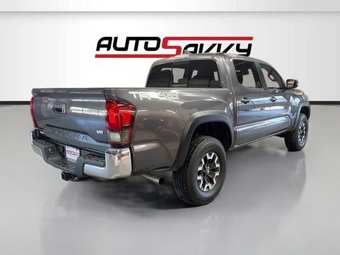Used 2022 Toyota Tacoma TRD Off-Road AWD/4WD image 7