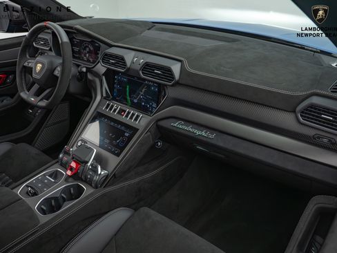 Used 2024 Lamborghini Urus Performante image 24