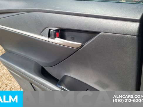 Used 2025 Toyota Camry SE image 23