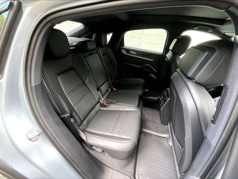 Used 2026 Porsche Cayenne Coupe AWD/4WD image 21